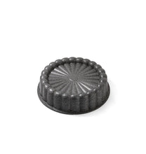 Charger l'image dans la galerie, Moule à gâteau rond à bords cannelés